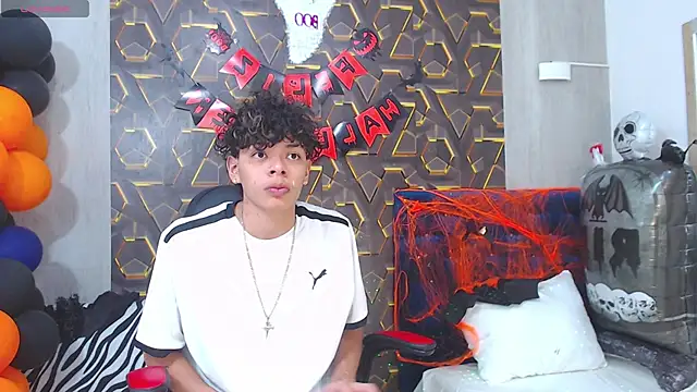 Snapshot of Harry_jhonsson chatting on 22, 10, 2025 Harry jhonsson online show from 22, 10, 2025