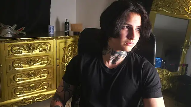 Snapshot of dantecoppolaa_ chatting on 20, 1, 2025 dantecoppolaa  online show from 20, 1, 2025