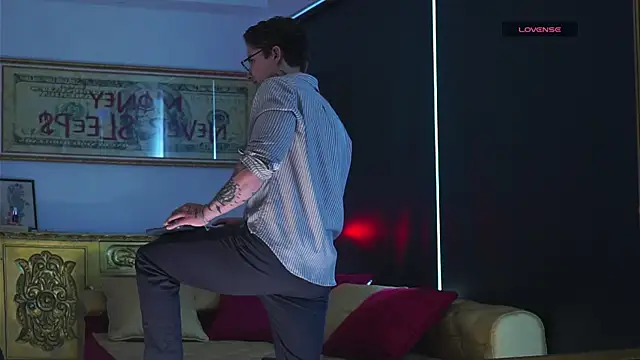 dantecoppolaa  online show from 16, 11, 2025