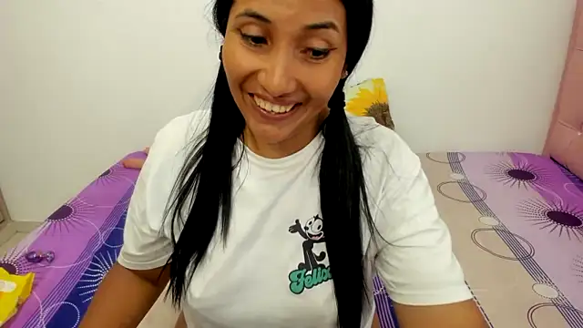 Snapshot of catalinabreyle chatting on 7, 12, 2024 catalinabreyle online show from 7, 12, 2024