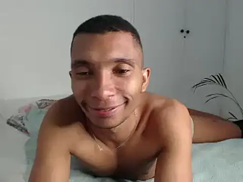 Snapshot of Aaronblack1_ chatting on 16, 2, 2025 Aaronblack1  online show from 16, 2, 2025