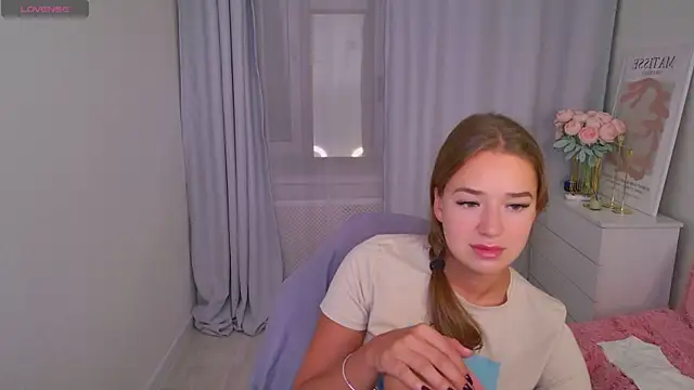 Snapshot of LovelyJessie chatting on 17, 9, 2025 LovelyJessie online show from 17, 9, 2025