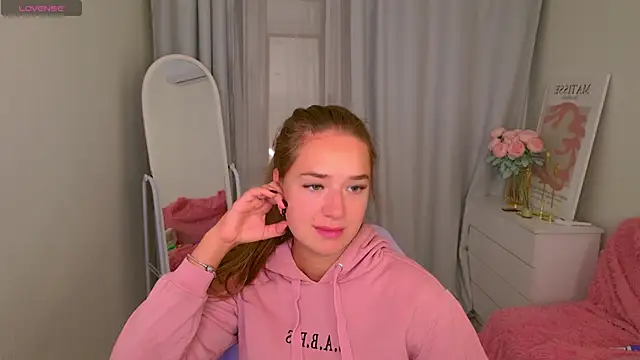 Snapshot of LovelyJessie chatting on 1, 10, 2025 LovelyJessie online show from 1, 10, 2025