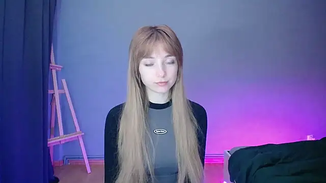 LuciaYoung online show from 4, 2, 2025