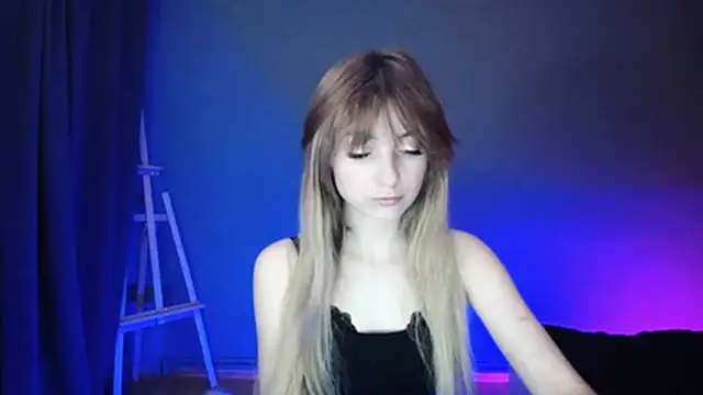 LuciaYoung online show from 6, 3, 2025