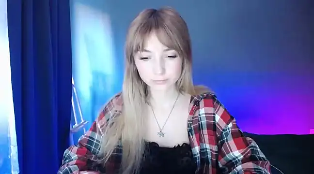 LuciaYoung online show from 20, 3, 2025