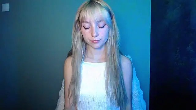 LuciaYoung online show from 21, 9, 2025