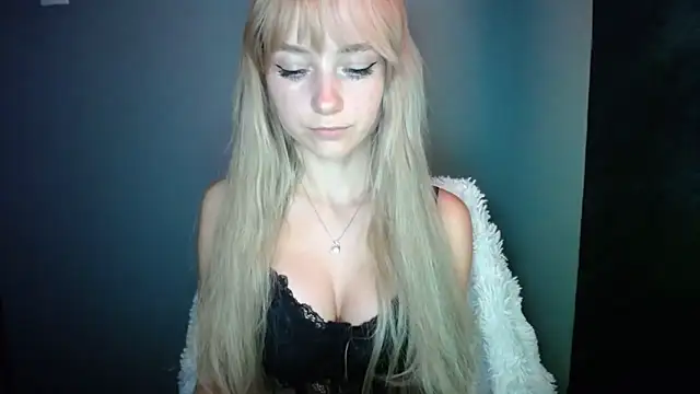 LuciaYoung online show from 24, 9, 2025