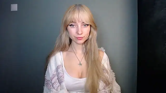 LuciaYoung online show from 18, 11, 2025