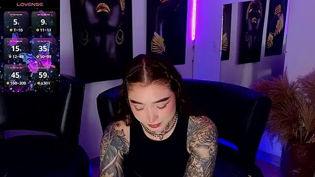  brenna hanson online show from 22, 11, 2025