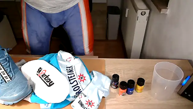 Snapshot of lycrasneaker@xh chatting on 12, 4, 2026 lycrasneakerxh online show from 12, 4, 2026