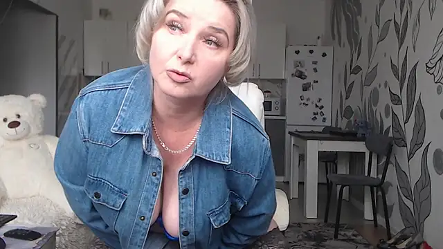 Snapshot of V-Alice chatting on 10, 5, 2026 V-Alice online show from 10, 5, 2026