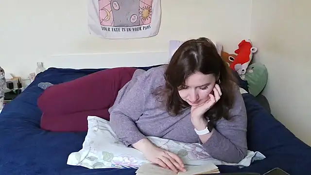 Snapshot of franceska_blue chatting on 5, 2, 2025 franceska blue online show from 5, 2, 2025