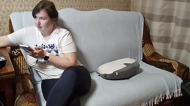 Snapshot of franceska_blue chatting on 26, 11, 2025 franceska blue online show from 26, 11, 2025