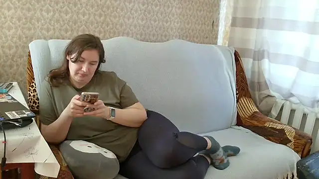 Snapshot of franceska_blue chatting on 17, 12, 2025 franceska blue online show from 17, 12, 2025