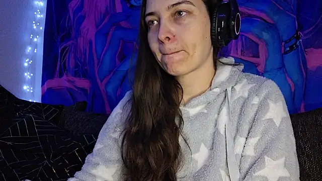 Cyndee Winter online show from 8, 1, 2025