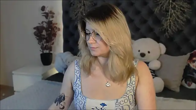 Snapshot of Bryarre chatting on 8, 1, 2025 Bryarre online show from 8, 1, 2025