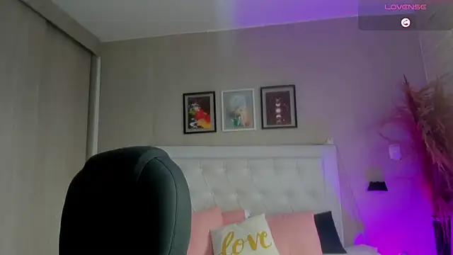 emma  smith1 online show from 3, 3, 2026