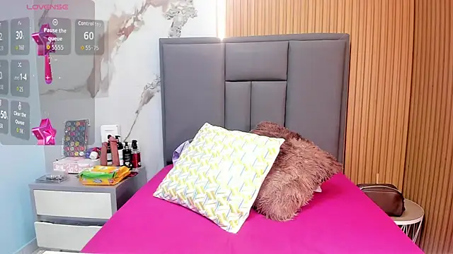 Snapshot of CINTYLOVELY chatting on 30, 9, 2025 CINTYLOVELY online show from 30, 9, 2025