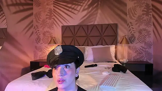 LIAH IZUMI online show from 20, 9, 2025