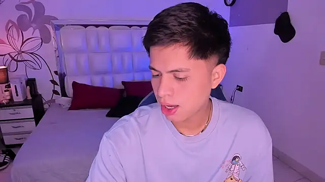 Niicky1  online show from 7, 12, 2024