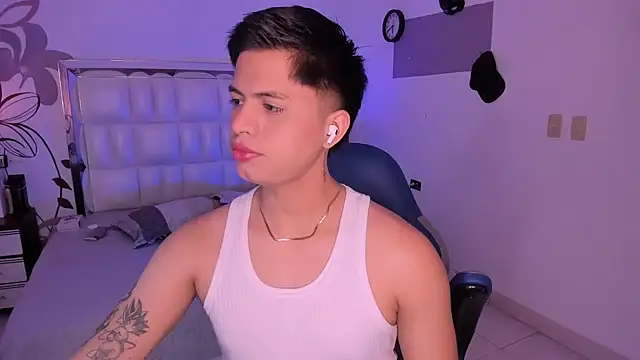 Niicky1  online show from 8, 12, 2024