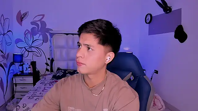 Niicky1  online show from 12, 12, 2024