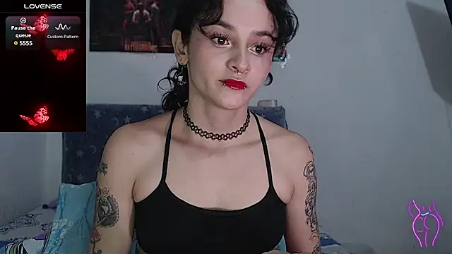 kitty22  online show from 5, 3, 2025