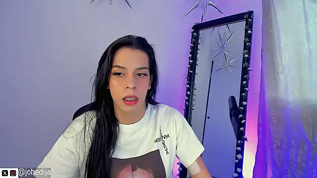 Snapshot of johedija chatting on 5, 2, 2026 johedija online show from 5, 2, 2026