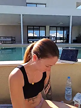 Laurahorney xo online show from 11, 3, 2025