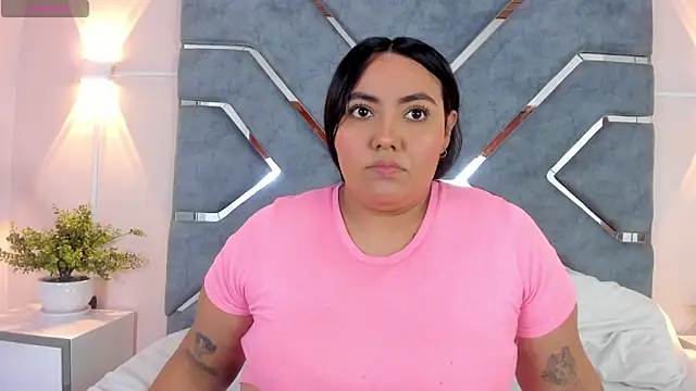 Snapshot of LucciaPorter chatting on 9, 3, 2026 LucciaPorter online show from 9, 3, 2026