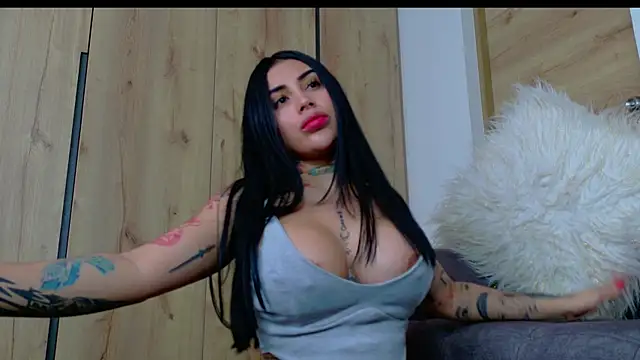 Snapshot of Sofhia_cruz chatting on 4, 1, 2025 Sofhia cruz online show from 4, 1, 2025