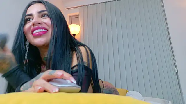 Snapshot of Sofhia_cruz chatting on 15, 3, 2025 Sofhia cruz online show from 15, 3, 2025