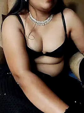 Traditional Housewife  online show from 30, 1, 2025