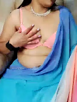 Traditional Housewife  online show from 31, 1, 2025