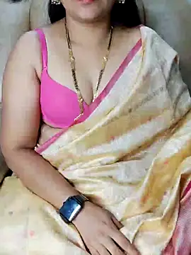 Traditional Housewife  online show from 16, 3, 2025