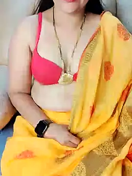 Traditional Housewife  online show from 17, 3, 2025