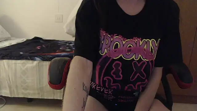 Snapshot of IrishLisaxo chatting on 7, 10, 2025 IrishLisaxo online show from 7, 10, 2025