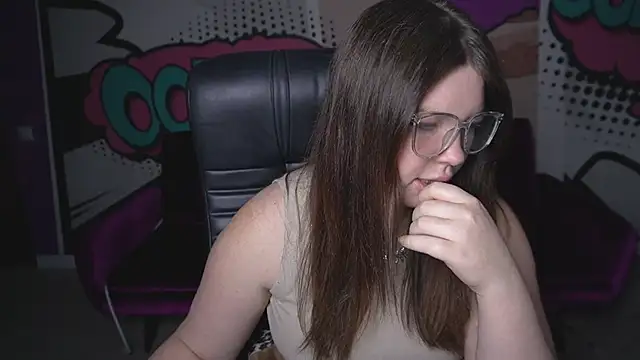 Snapshot of RosieMoons chatting on 11, 9, 2025 RosieMoons online show from 11, 9, 2025