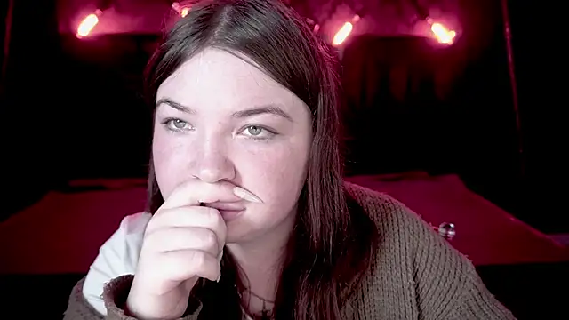 Snapshot of RosieMoons chatting on 9, 10, 2025 RosieMoons online show from 9, 10, 2025