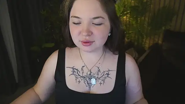 Snapshot of RosieMoons chatting on 24, 11, 2025 RosieMoons online show from 24, 11, 2025