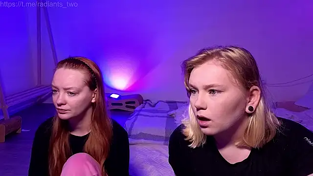 Snapshot of Radiants_two chatting on 14, 9, 2025 Radiants two online show from 14, 9, 2025