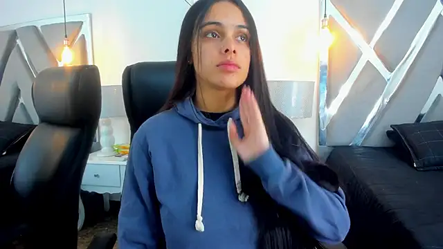 ChloeHarper  online show from 6, 10, 2025