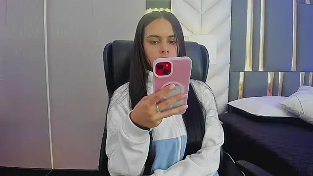 ChloeHarper  online show from 21, 6, 2026