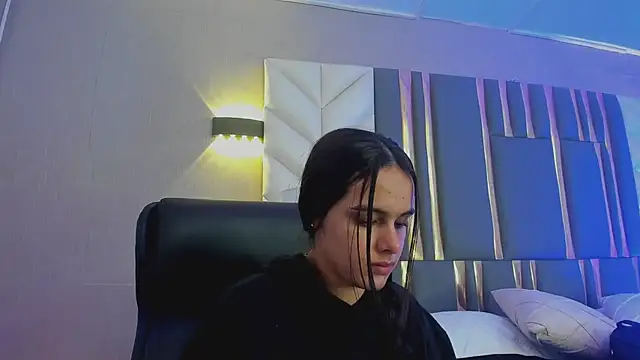 ChloeHarper  online show from 26, 6, 2026