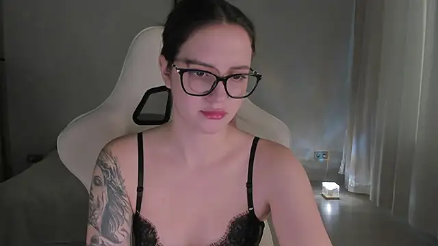 Snapshot of Sonia_moon_ chatting on 6, 12, 2024 Sonia moon online show from 6, 12, 2024