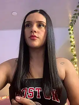 Snapshot of violet-333 chatting on 8, 2, 2025 violet-333 online show from 8, 2, 2025
