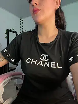 Snapshot of violet-333 chatting on 27, 2, 2025 violet-333 online show from 27, 2, 2025
