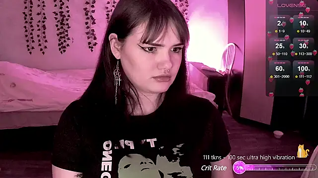 strawberry elfcat online show from 11, 12, 2024