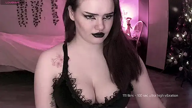 strawberry elfcat online show from 13, 12, 2024